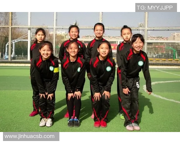 足球明星与小朋友的趣味对抗赛引发热议欢乐瞬间尽显童真与激情